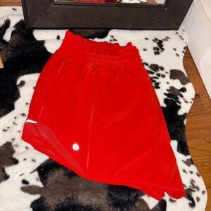 Lululemon hotty hot 2.5 shorts